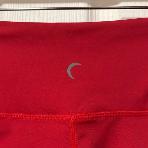 Zyia - Red Royalty Strip Light n Tight Hi-Rise Crop - Picture 3 of 6